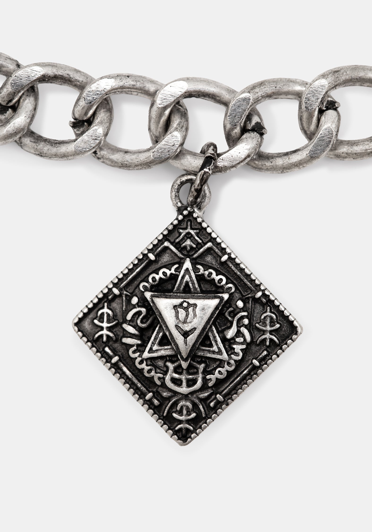 Gorthe Drop Charm Chain Belt