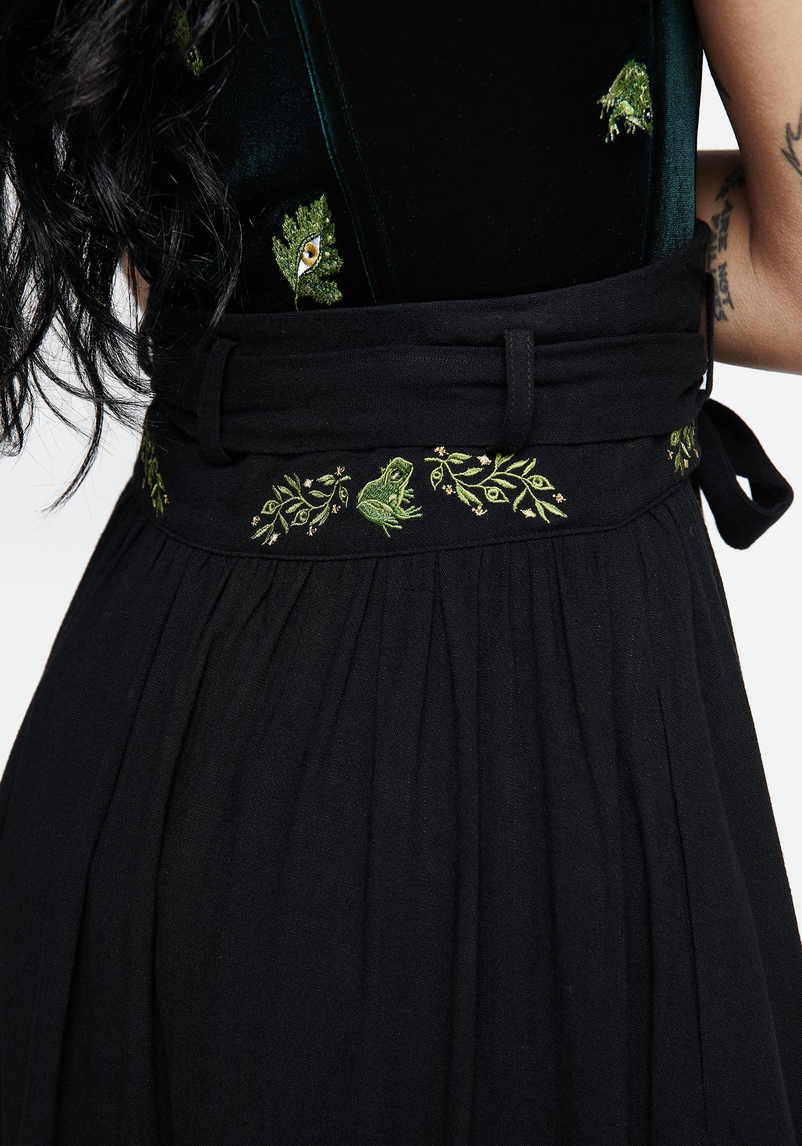 Disturbia | Swamplife Frog Embroidered Linen Blend High Waist