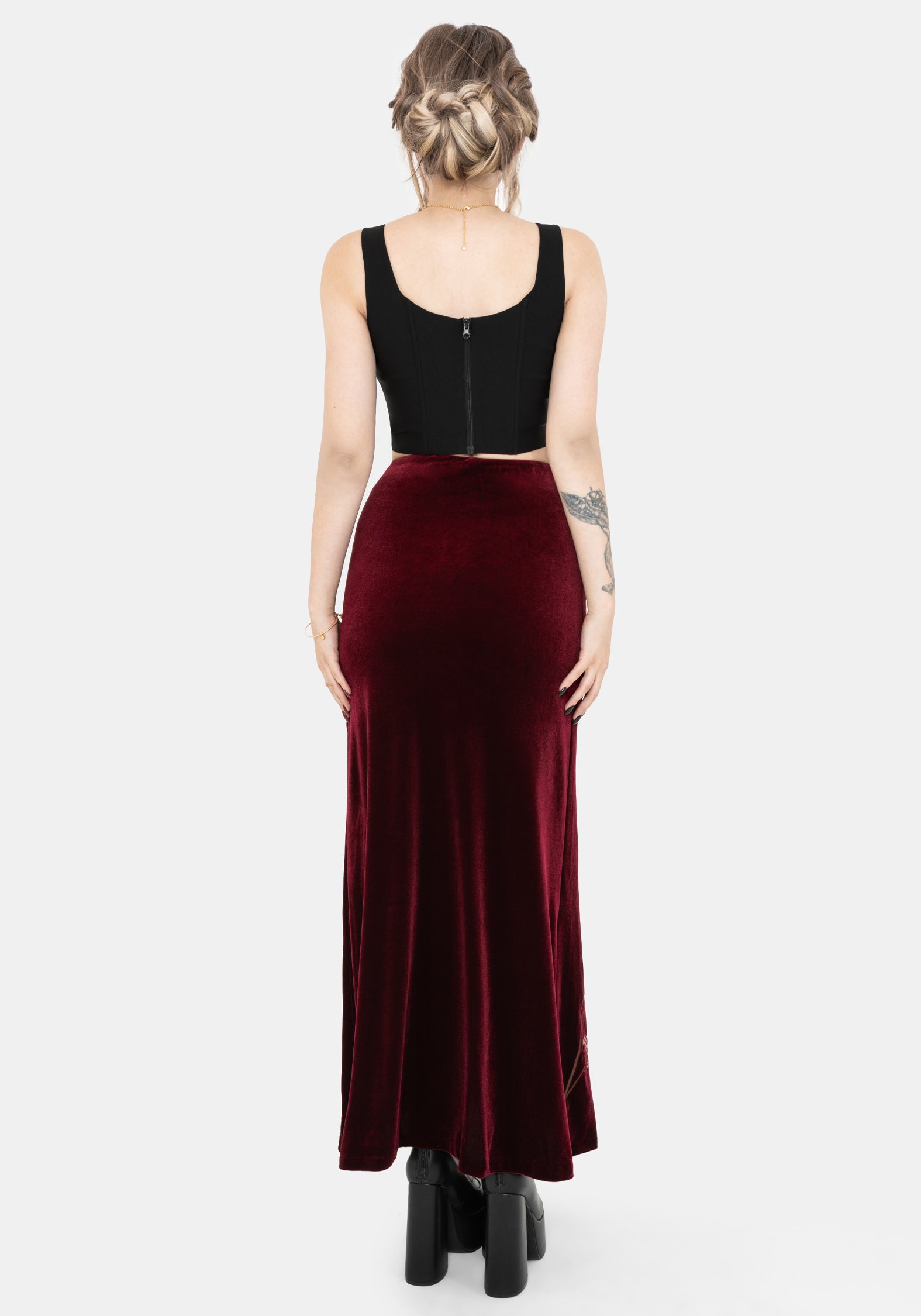 Virosa Floral Embroidered Velour Maxi Skirt