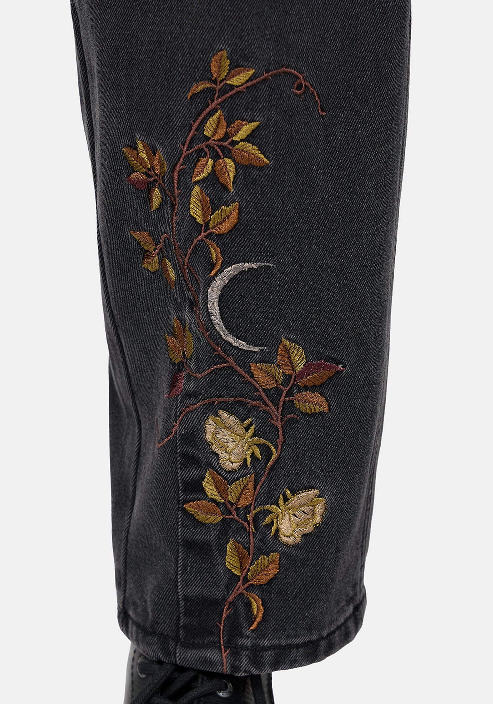 Maleah Embroidered Denim Barrel Jeans