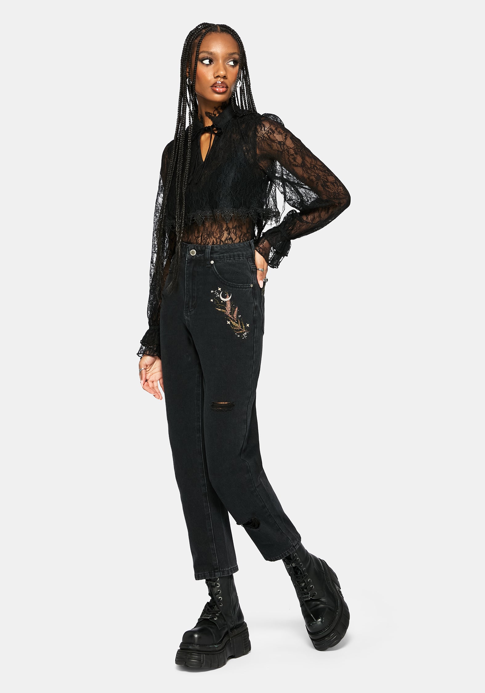 Abellona Embroidered Denim Mom Jean