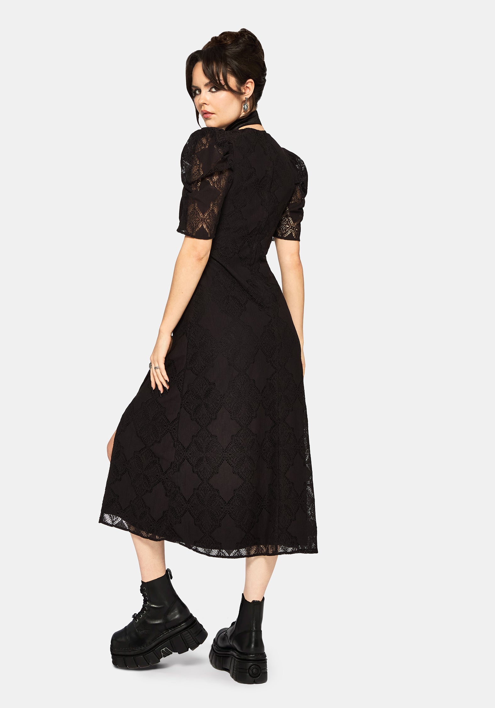 Zephyr Crossed Lace Midaxi Dress – Disturbia