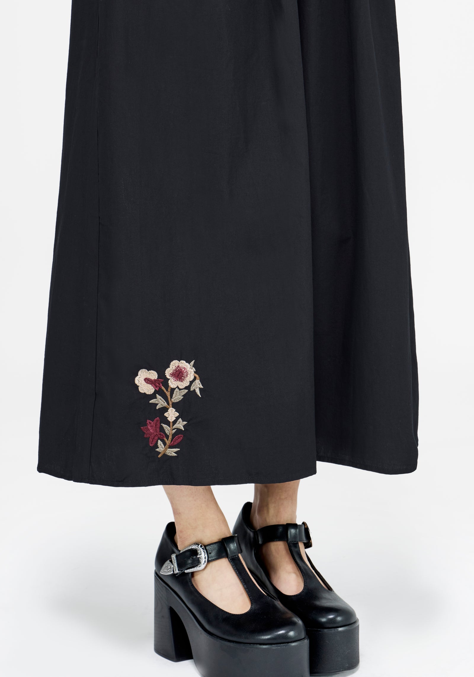 Arianwen Embroidered Puff Sleeve Midaxi Dress - Black