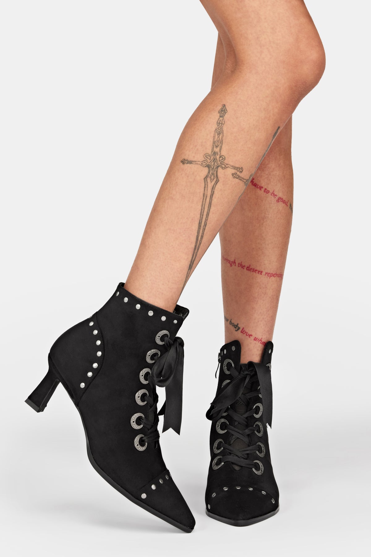 Morvella Pointed Studded Boots