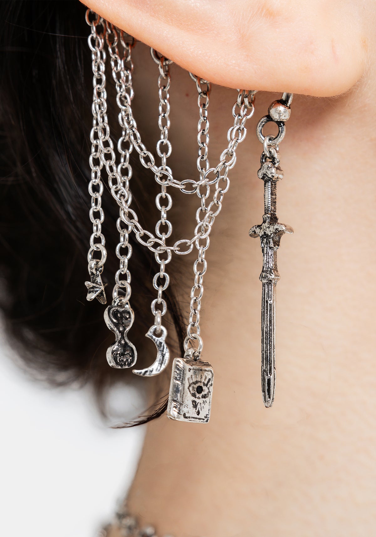 Eldun Sword Chain Ear Cuff