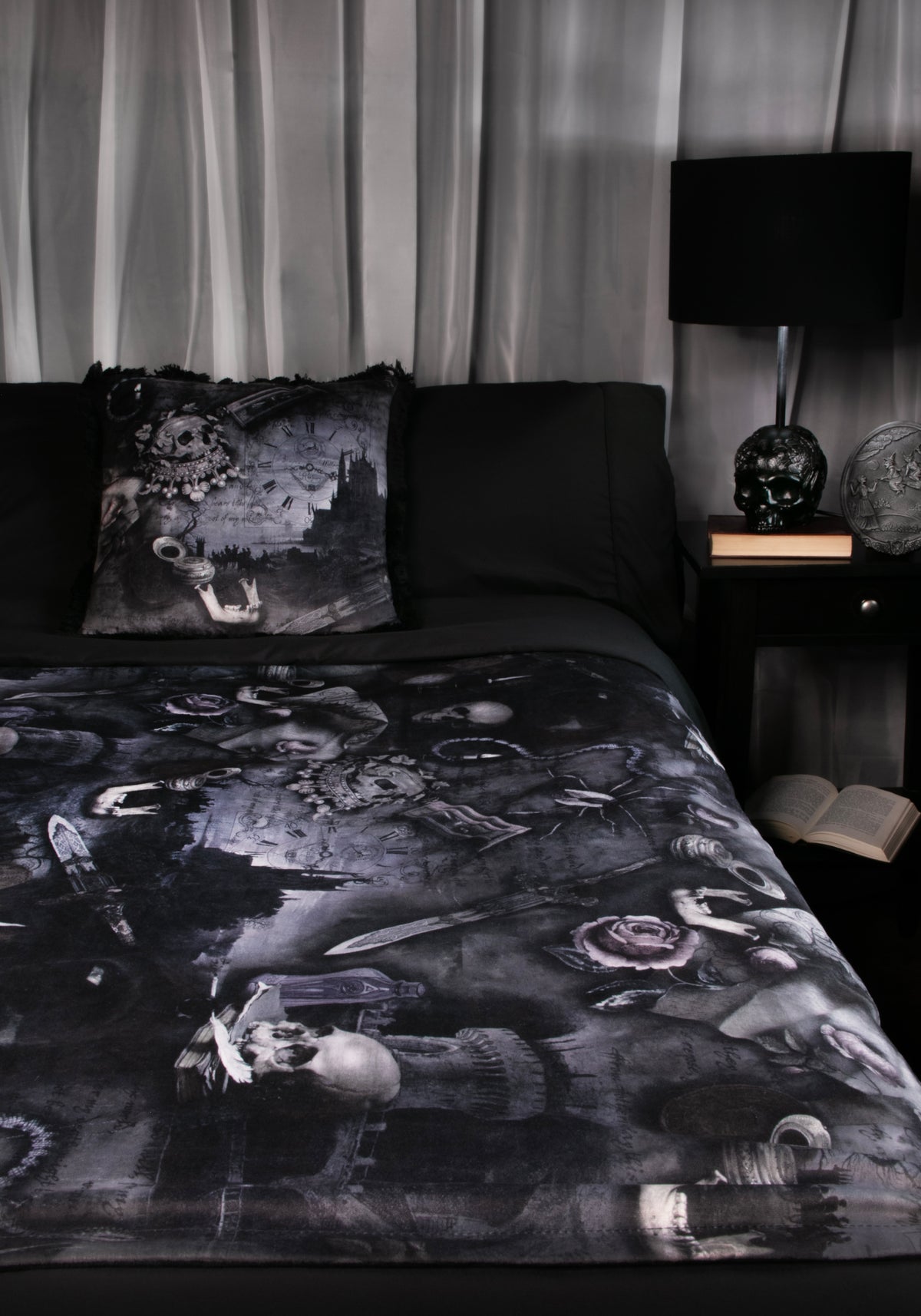 Nox Velvet Tassel Blanket