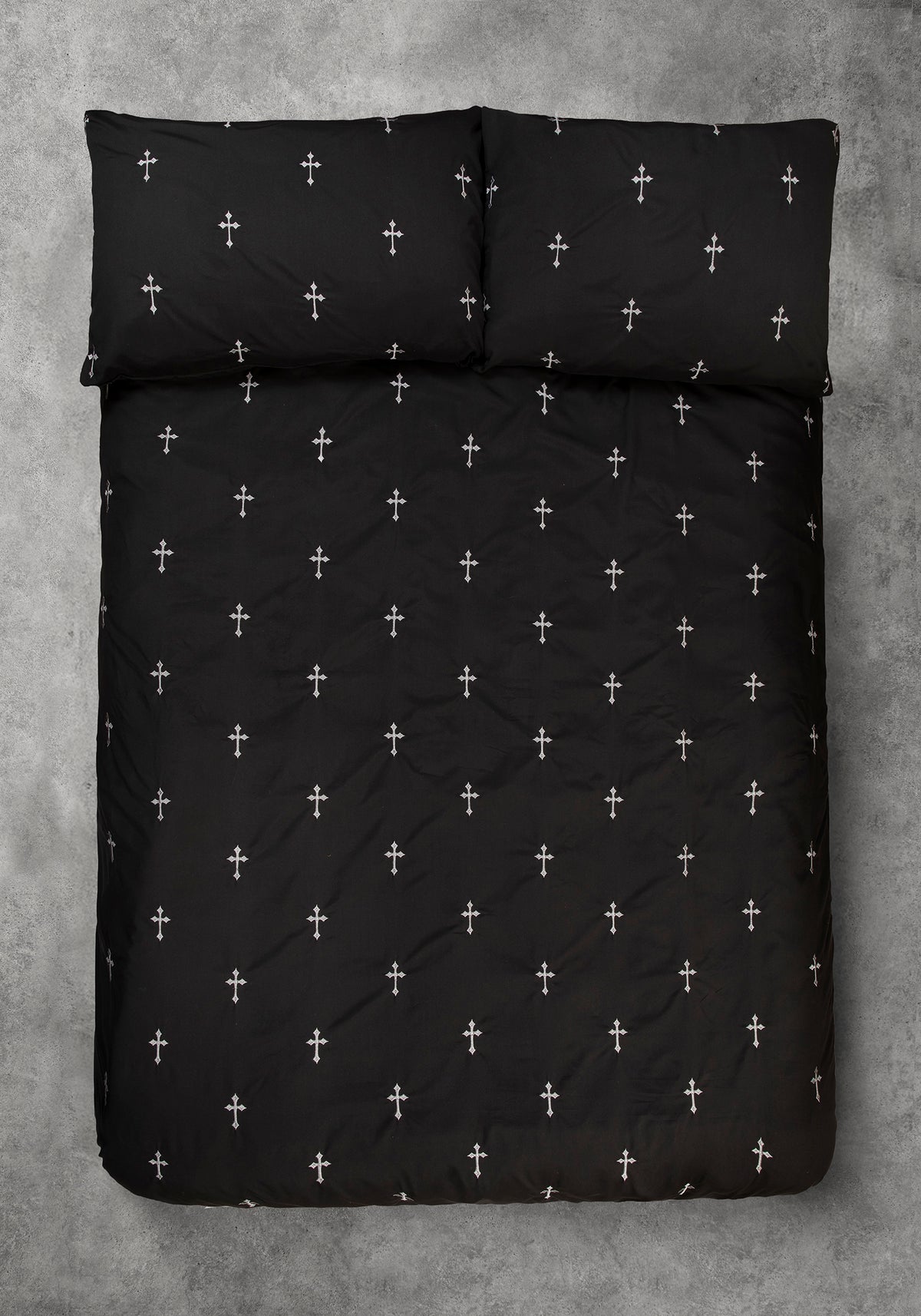 Vurlo Embroidered Cross Bedding - EU King