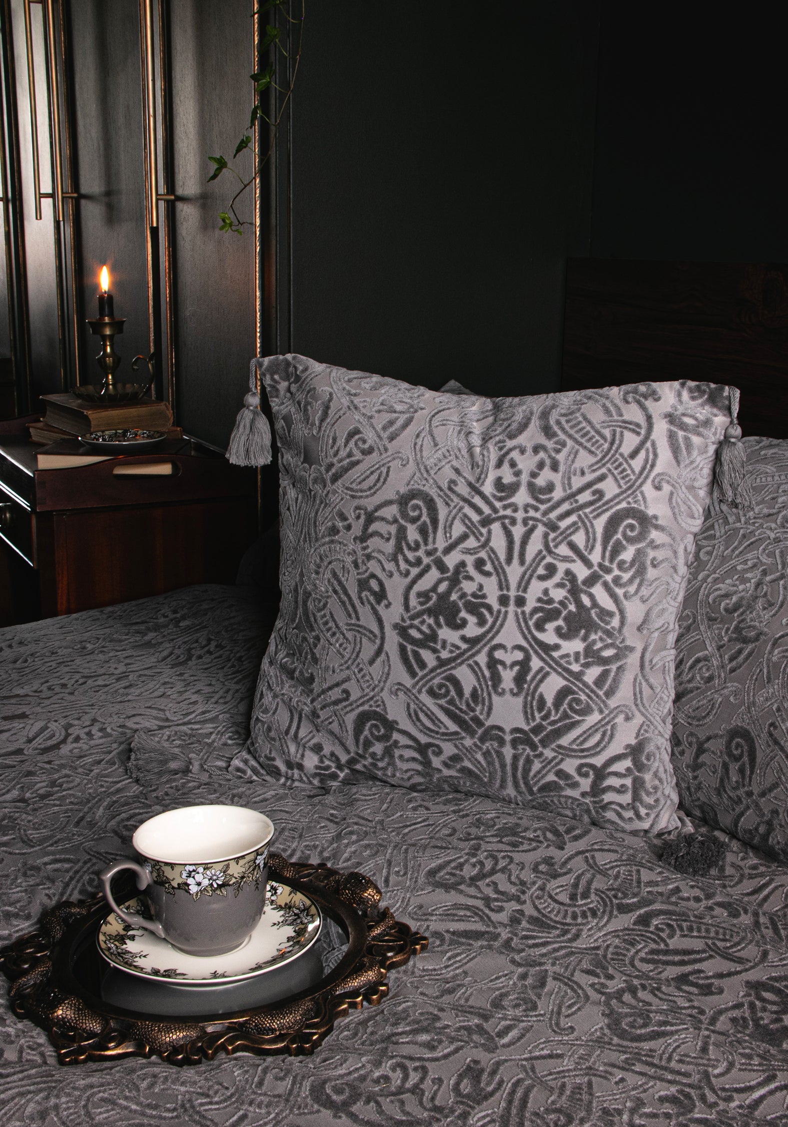 Branwyn Dragon Velvet Bedding (UK Double)
