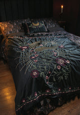 Kobra Embroidered Snake Blanket