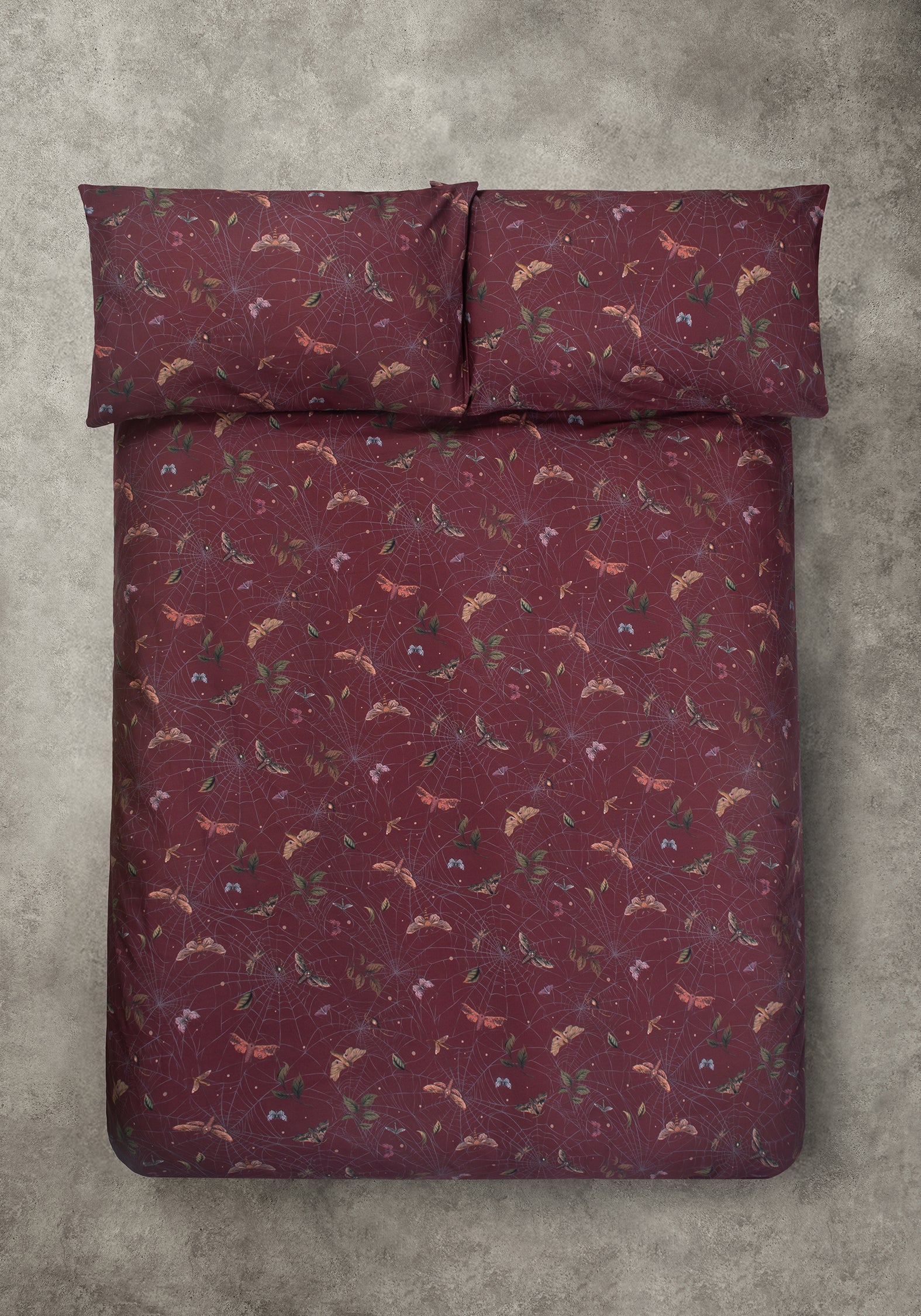 Celia Moth Web Bedding (UK King)
