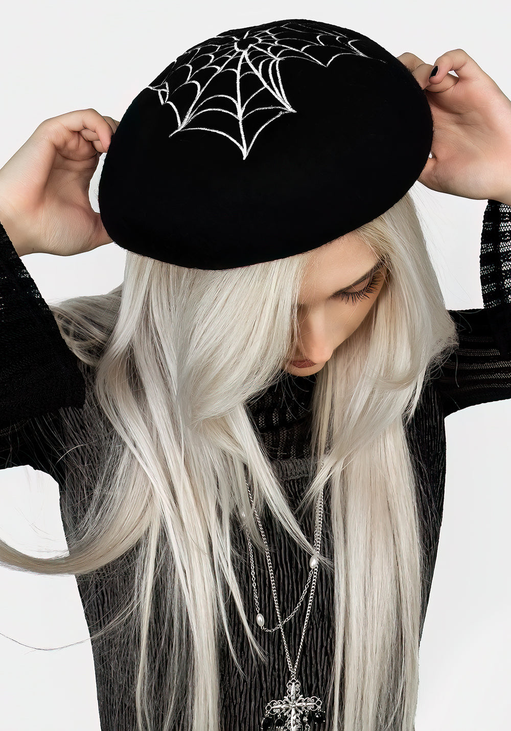 Disturbia | Catch Feelings Beret | Hats display picture 2